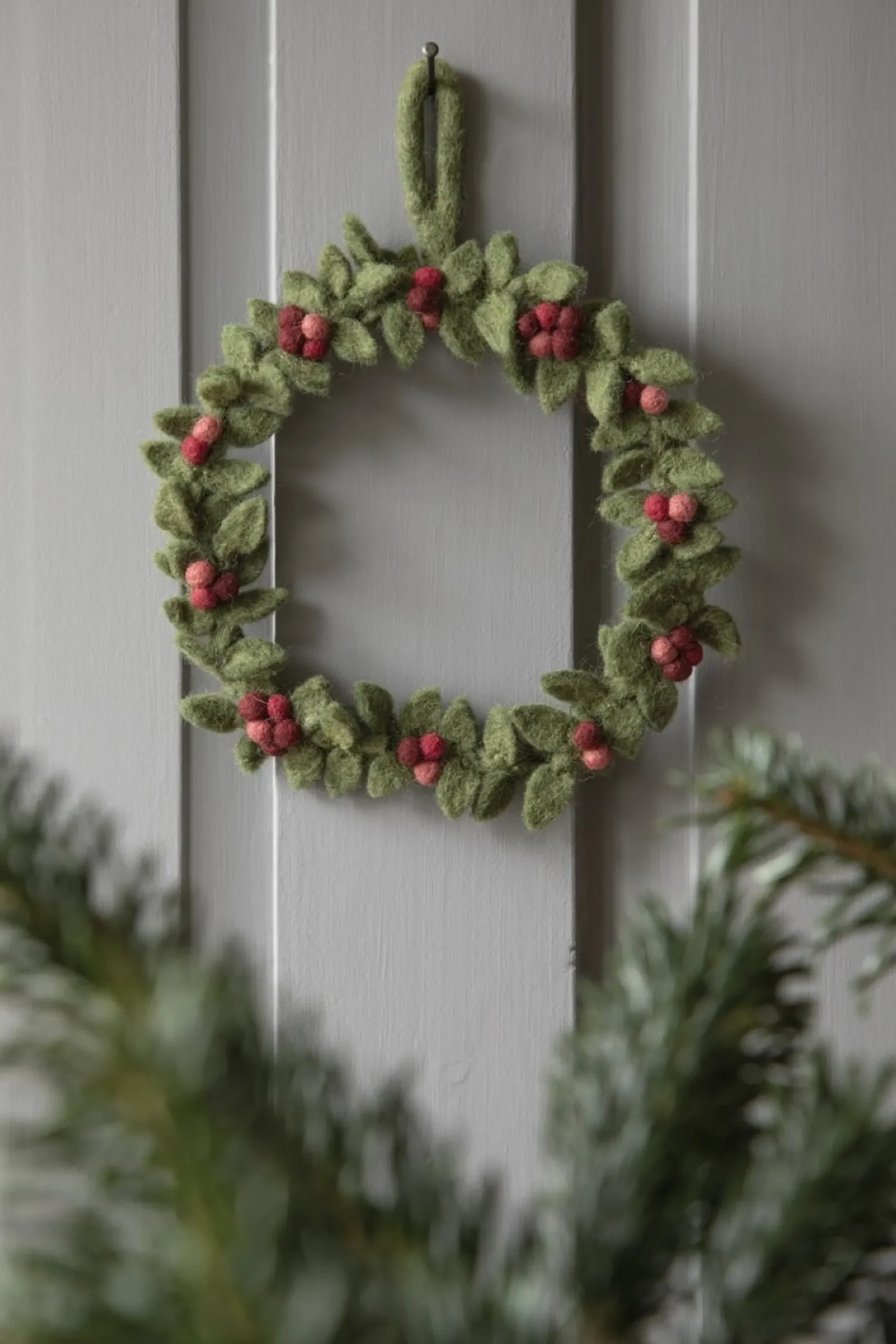 En Gry & Sif Felt Christmas Wreath - Large Holly| Felt Christmas Tree Decorations