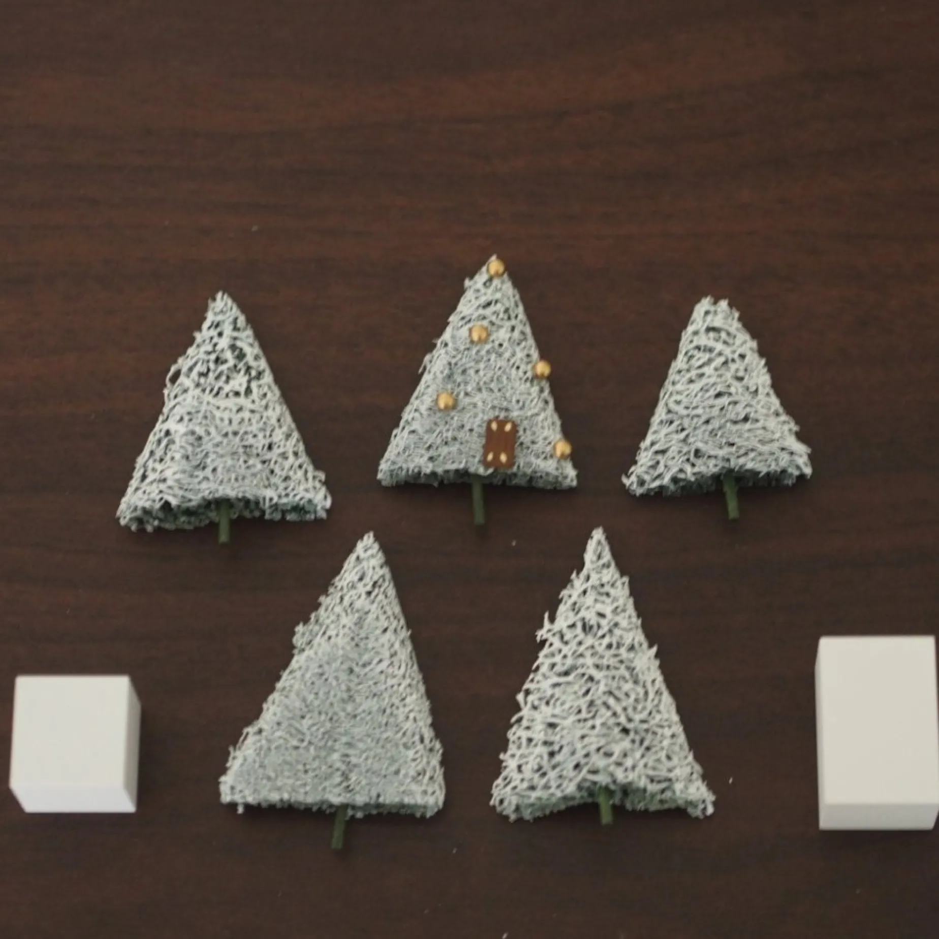 Gunter Reichel Figurine Stand - Winter Wonderland| Guardian Angels