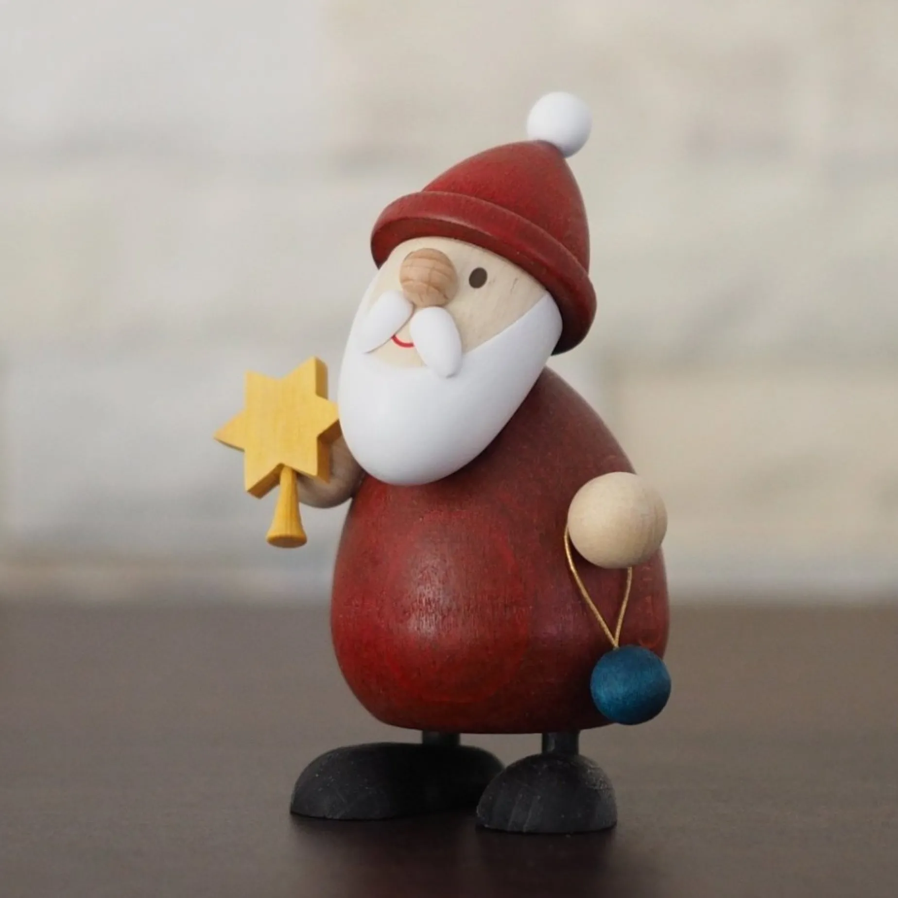 Paul Ullrich Weihnachtsmann Collectibles - Santa Topping His Tree| Rudolph & Friends Collectibles